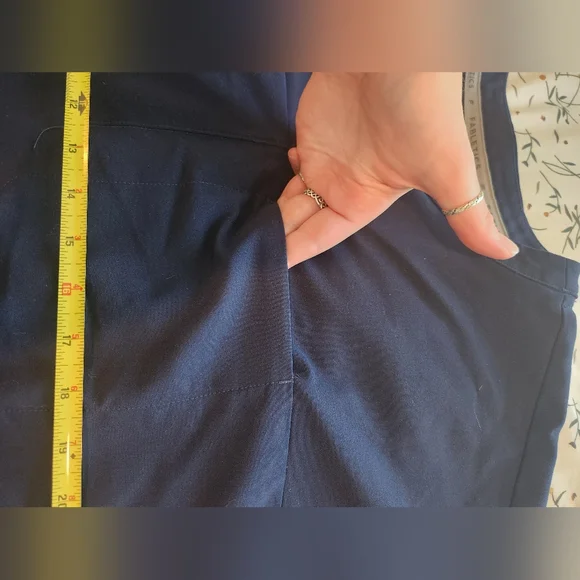 Fabletics Women's Evolve 3 Pocket Navy Scrub Top Size Large - Picture 4 of 5